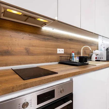 Apartment The Cozy Nest - Modern 1br With Balcony By Flat Mаnager